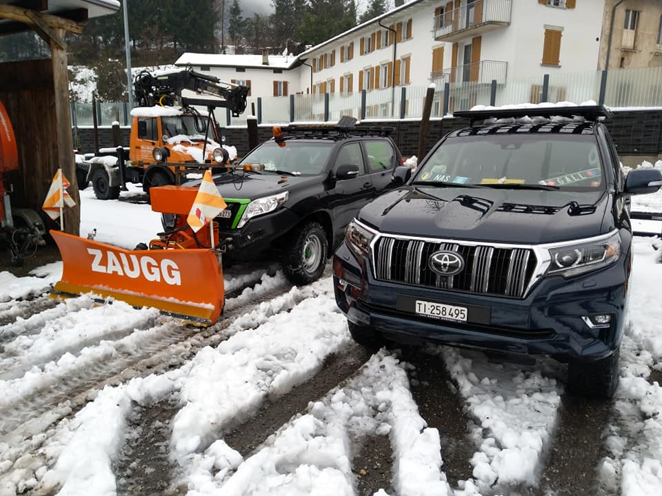 intervento di sgombero neve in città - Galli Manuel Lavori Forestali